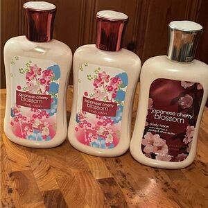 Bath & Body Works Japanese Cherry Blossom Body Lotion Set of 3. New